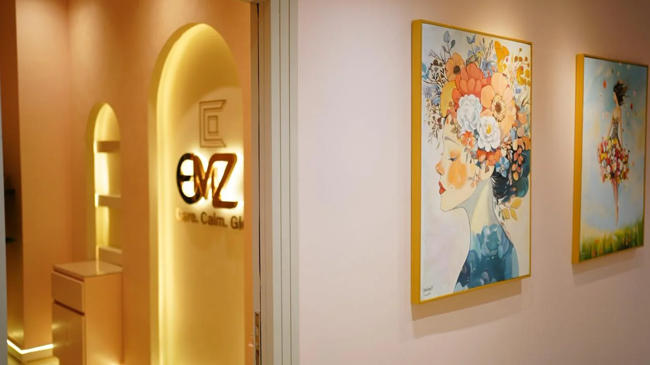 Warm details inside the clinic